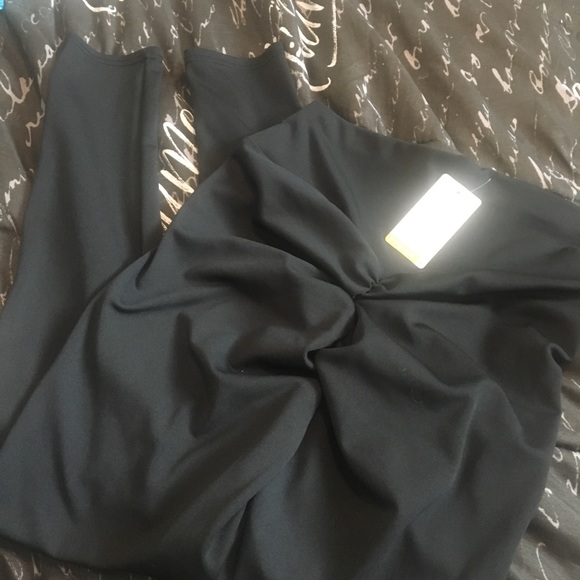 Black flat textured ( tiktok) leggings. New - Picture 2 of 3